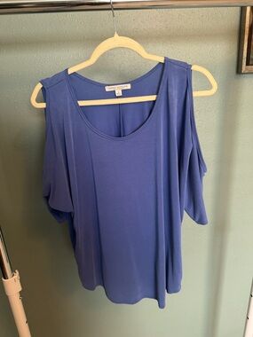 Green Envelope Periwinkle Cold-Shoulder Tank Top